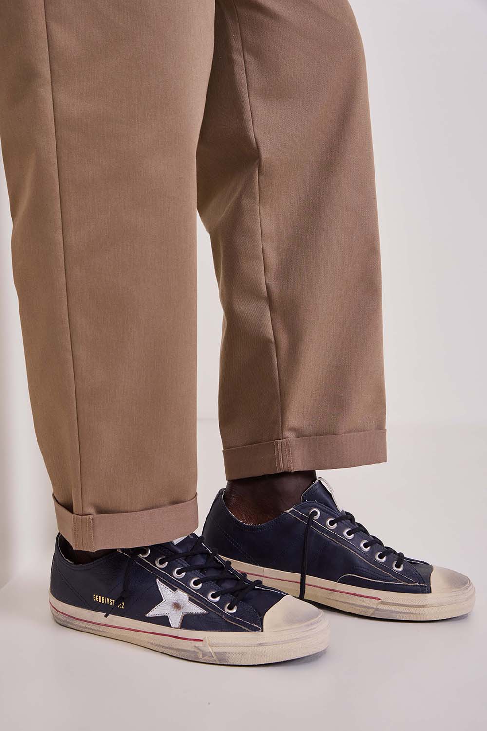 תמונת כל הלוק של סניקרס